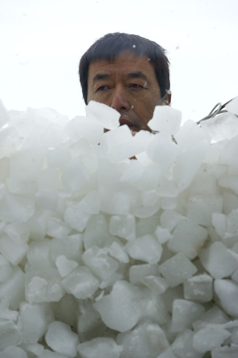 (湖北武汉媒体严禁下载)2011年1月2日,湖南省张家界市天门山景区顶峰