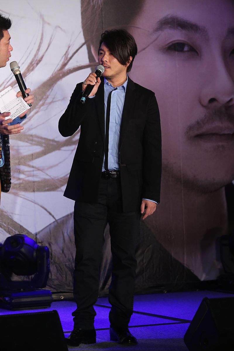 2012年5月24日,台北,情歌王阿杜推出新专辑《第9次初恋》.阿杜 +++_++
