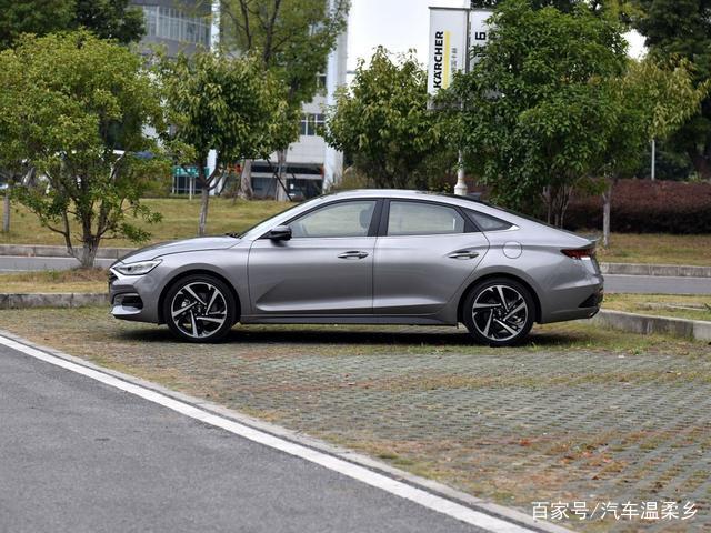 家庭首选车型:配置堪比思域,一公里油耗4毛多