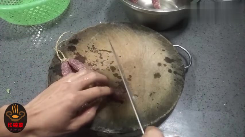 腊肠炒荷兰豆这样炒,好吃又简单,小孩都爱吃