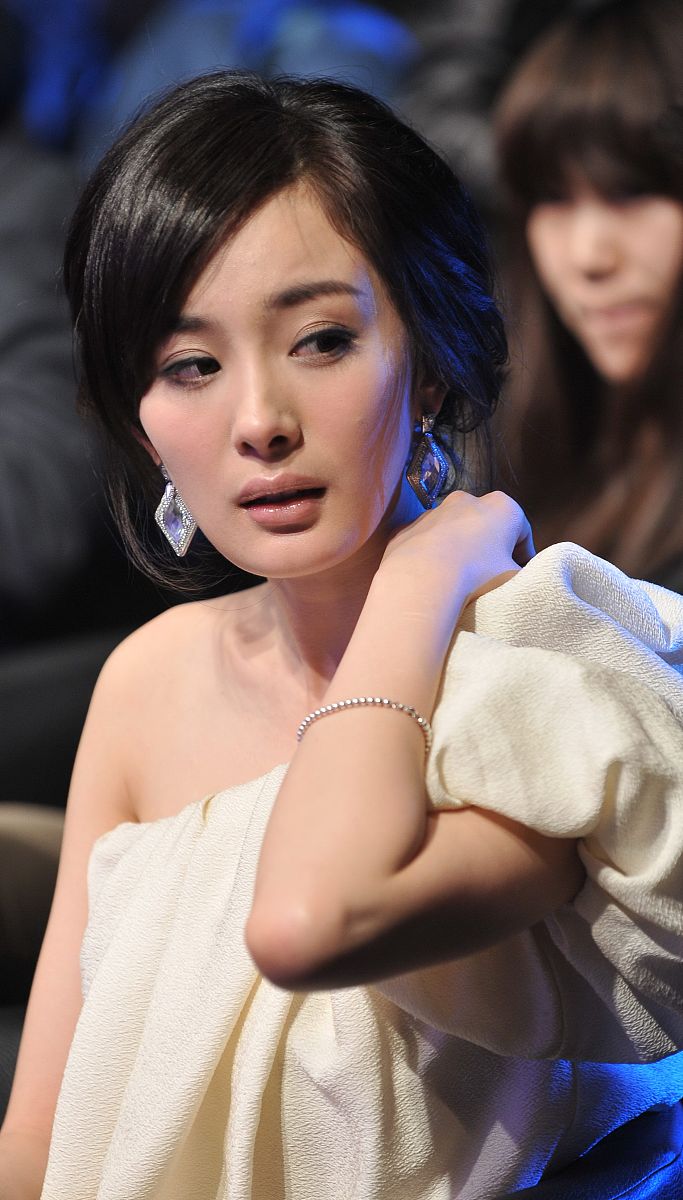 2011年3月7日,北京,2011第五届娱乐大典启动仪式举行. 杨幂+++_+++娱