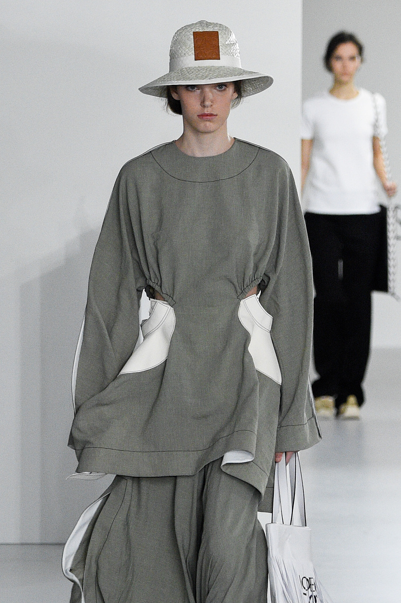 中国竹元素在新中式女装中的应用研究论文3万字