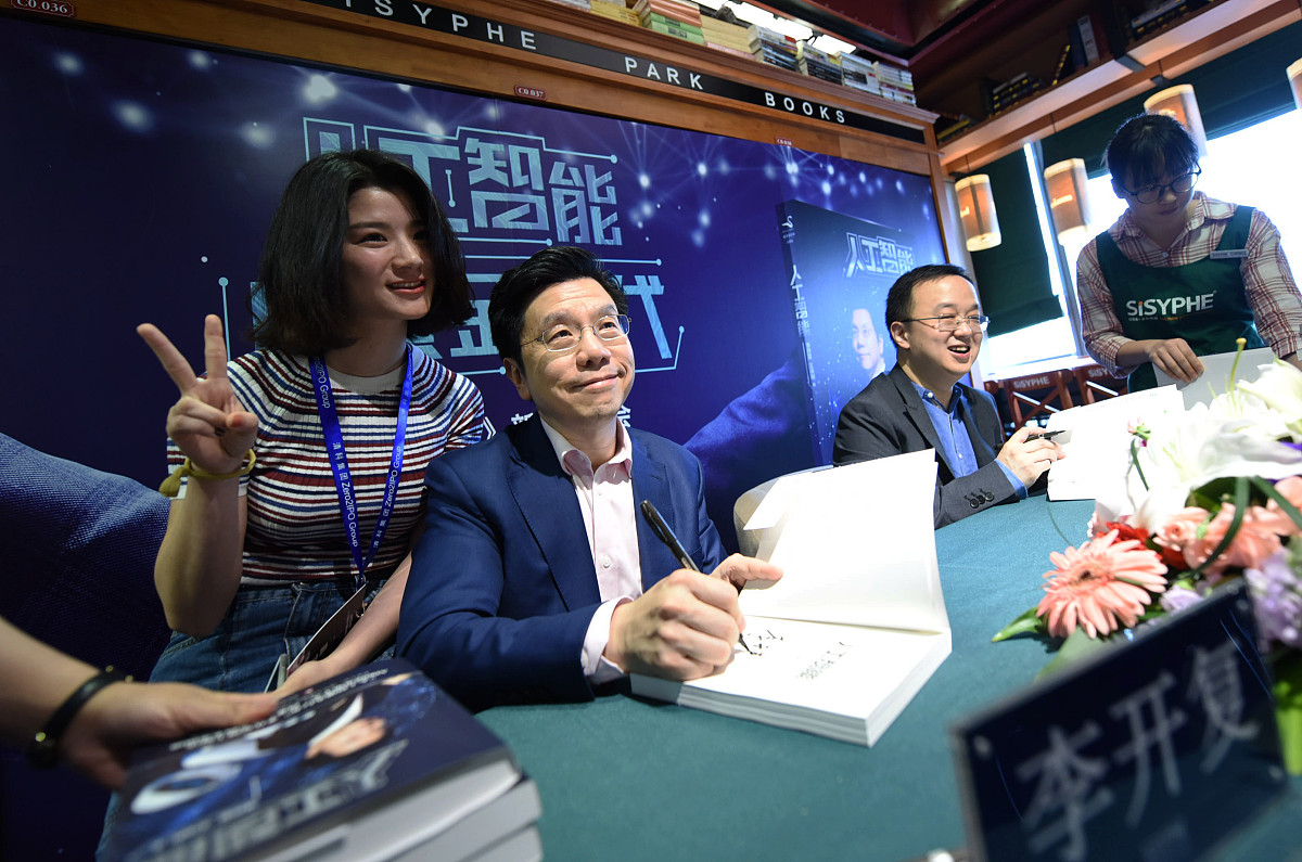 10个通用的访谈类节目名称，助你轻松起名！
