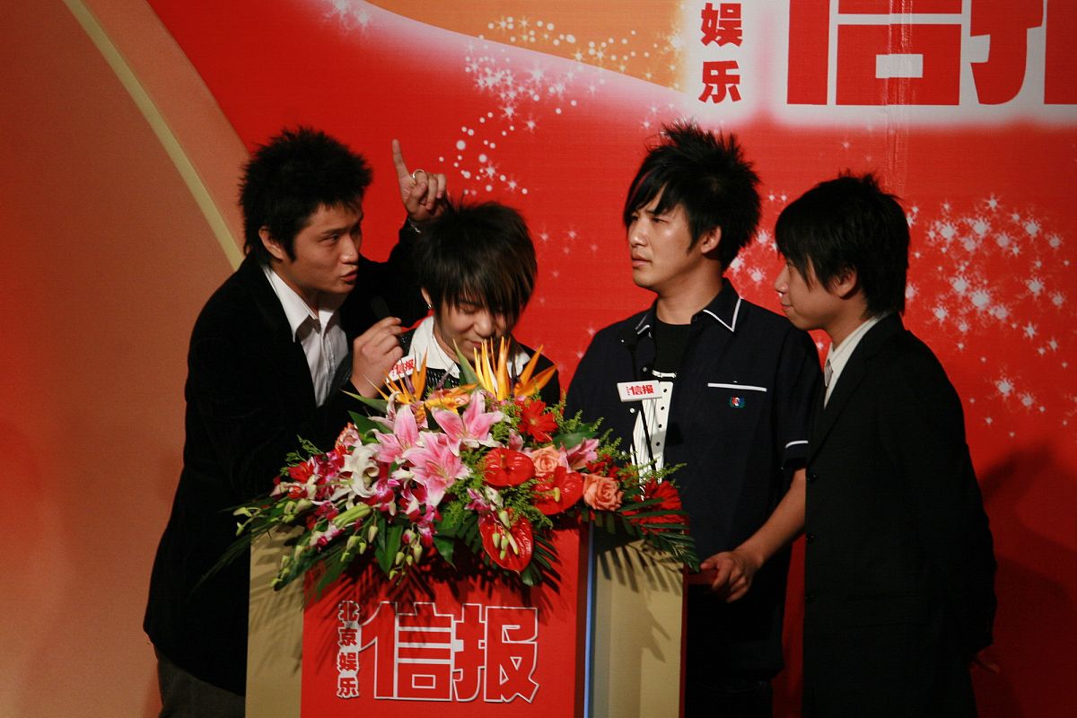 2007年8月31日,北京,李连杰"1基金"慈善拍卖晚会.花儿+++_+++李连杰