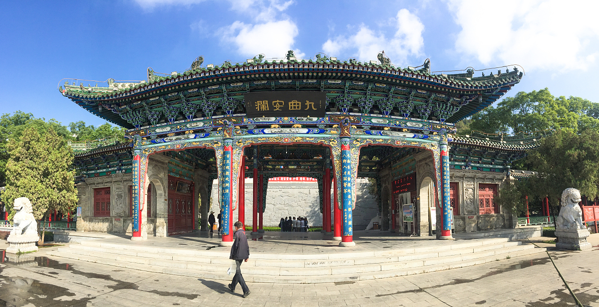 不容错过是什么意思？_词语不容错过的含义解析