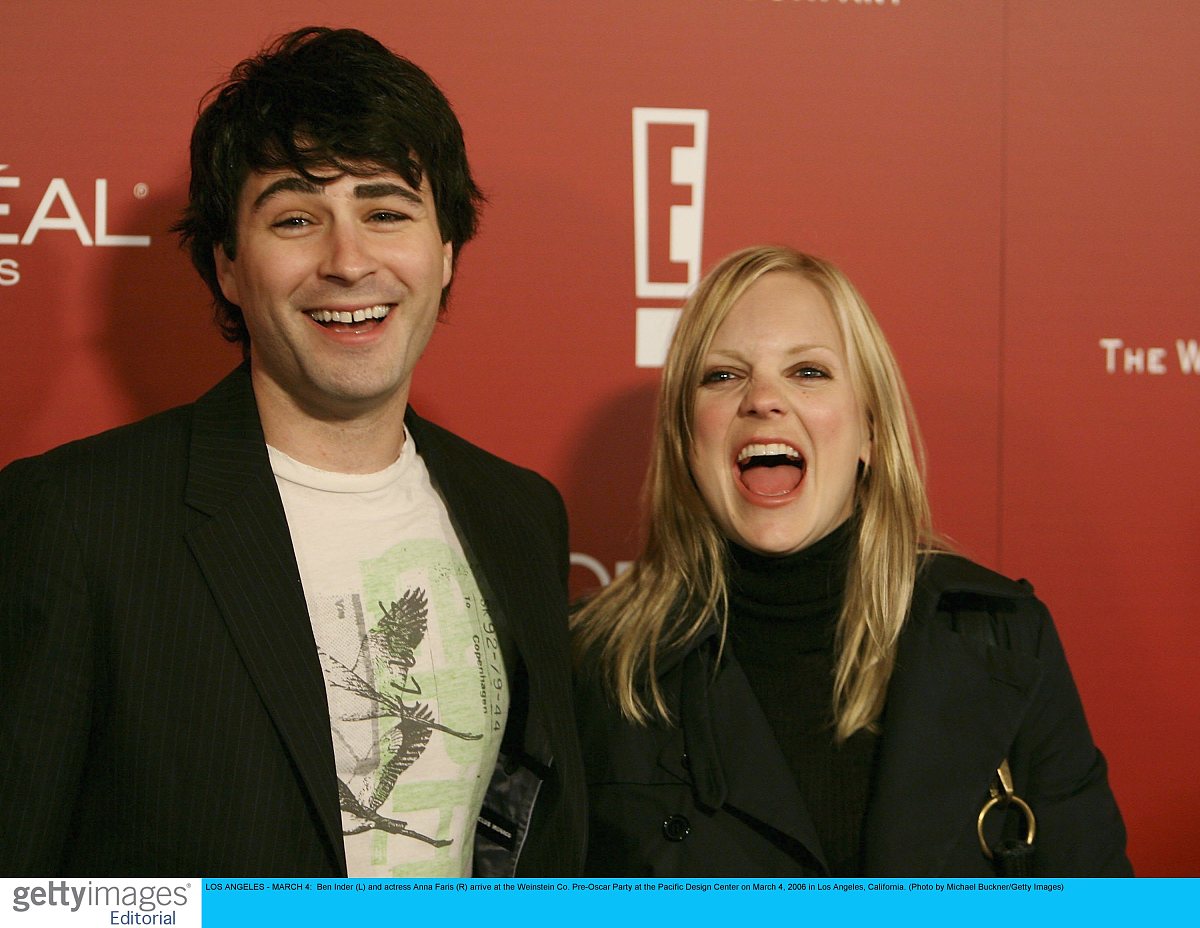 <strong>l</strong>os angeles - march 4:  ben inder (l) and actress anna faris (r)