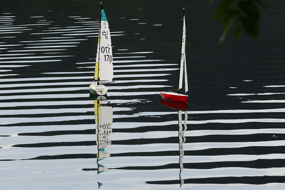 直驱波浪能发电系统综述