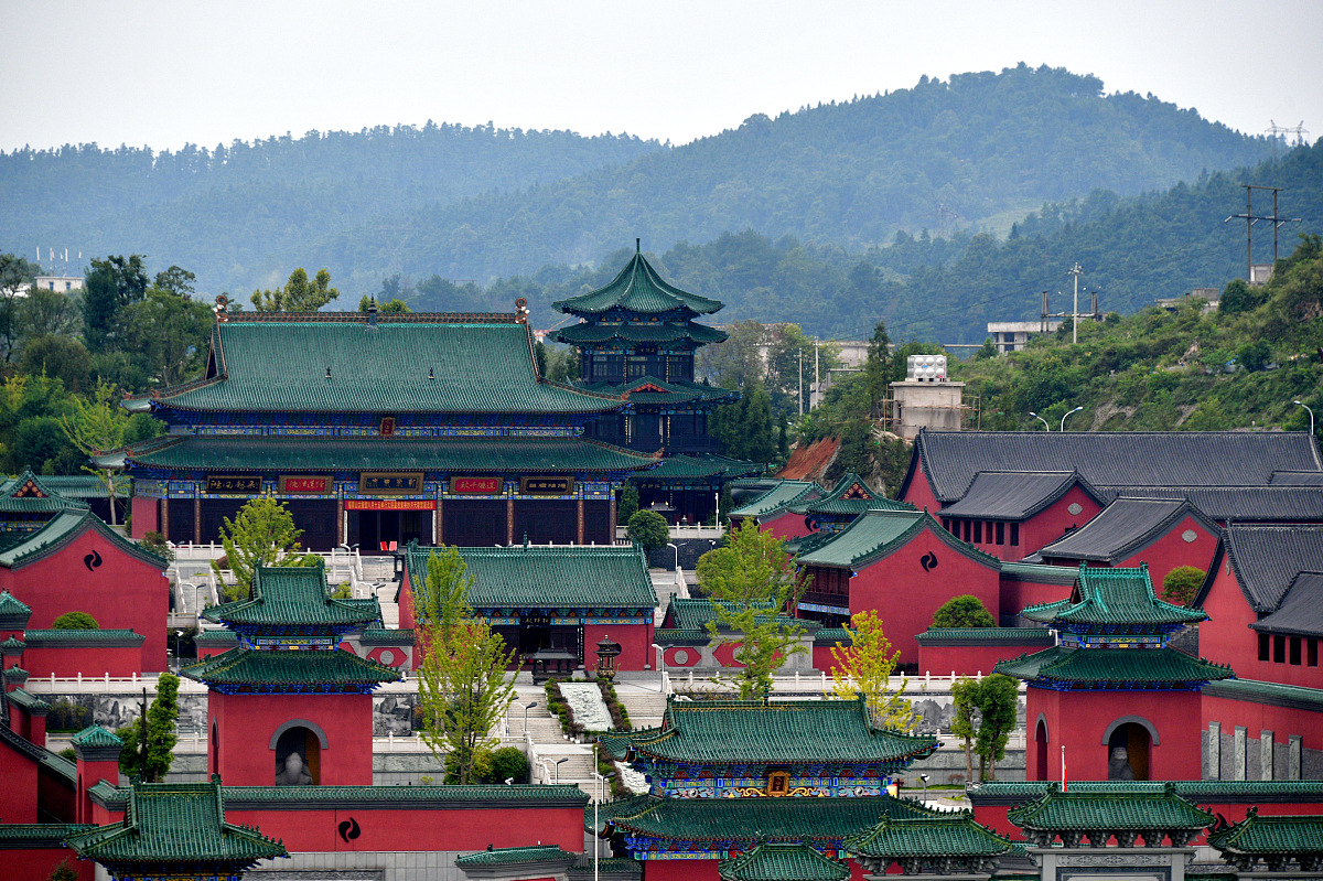 关于贵州福泉建筑总承包二级资质怎么新办及转让字数