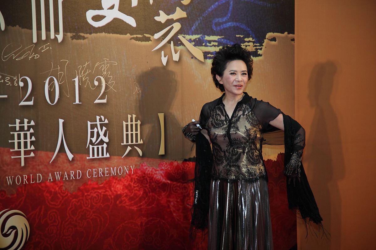 2012年3月31日,北京,《世界因你美丽-影响世界华人盛典2011至2012》在