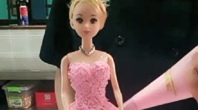 漂亮的芭比娃娃蛋糕制作教程,美到逆天了