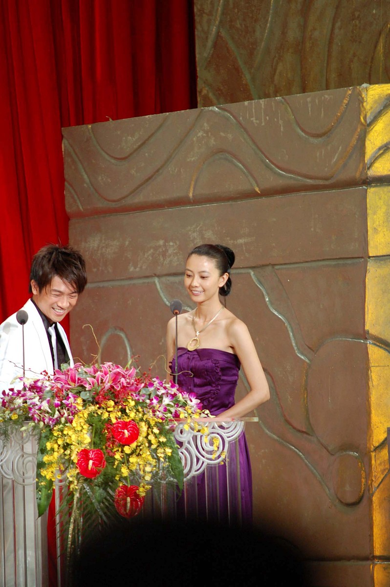 2007年8月26日,北京,第12届电影华表奖颁奖礼现场.高圆圆,苏有朋为优