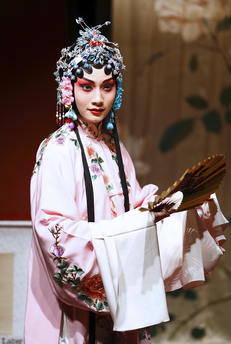 2009年7月17日,上海,《牡丹厅》在小剧场演出.***_***+++_+++昆剧,王