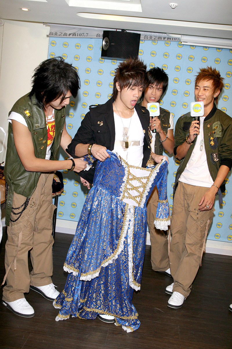 2006年10月11日,台北,k-one组合等了一年半即将发行最新专辑《爱的故