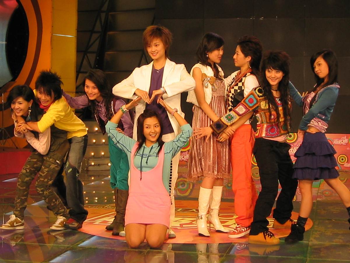 2006年3月13日,《超级女生》电视剧将于年中与观众见面,剧组于近日在