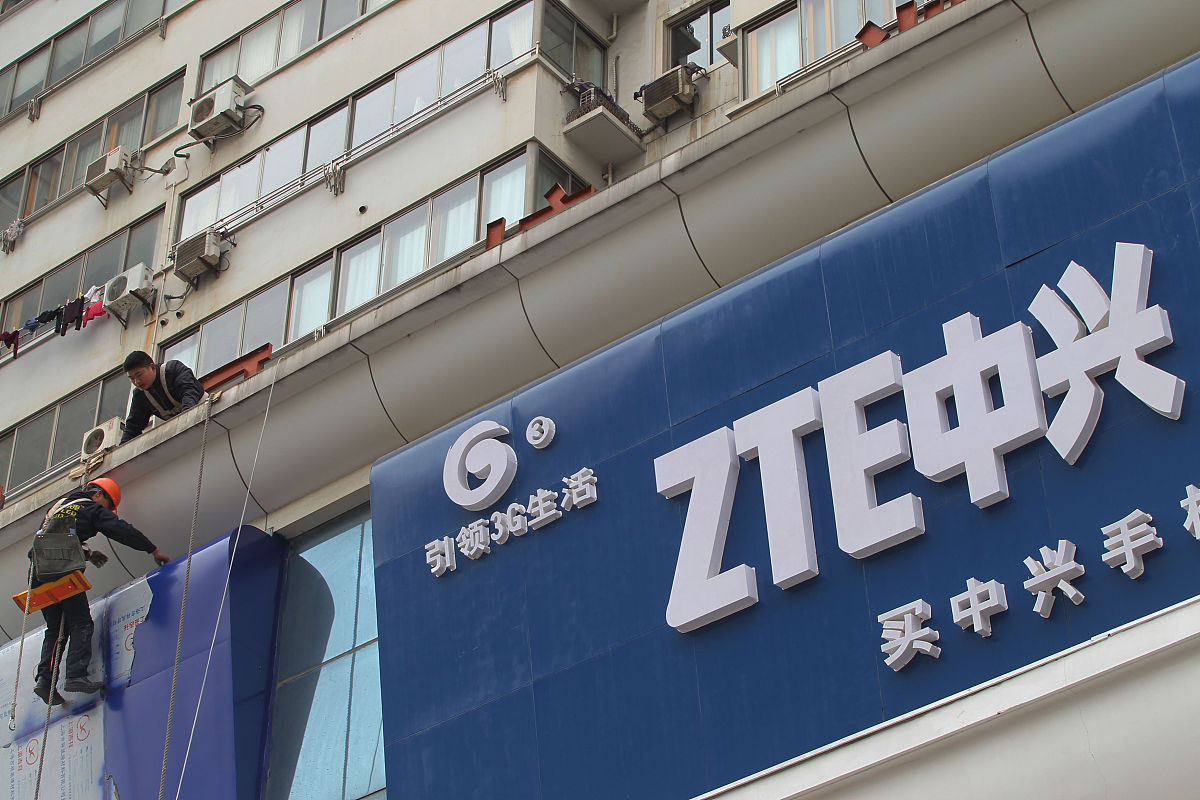 当日工作中劳务分包单位高空作业人员作业时时失去安全保护。请写一个作为现场管控人员的检讨