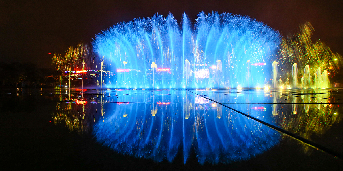 写一首表达兴奋情绪的电子中文歌曲歌词表达的主题为自然。歌词结构为verse1、verse2、Pre-Chorus、chorus1、chorus2、verse3、verse4、Bridge、chorus3、chorus4结构完整性温度值为2。建议歌词结尾以meiwei押韵温度值为01。保证chorus1、chorus2、chorus3、chorus4歌词不重复此要求温度值为1。歌曲主题、歌曲名、歌词