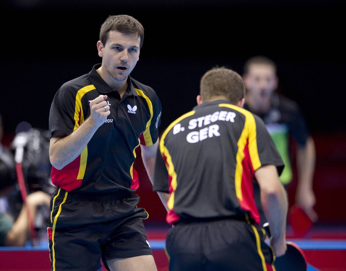 Excel表格快速填充：第2-18行写A，第19-21行写B