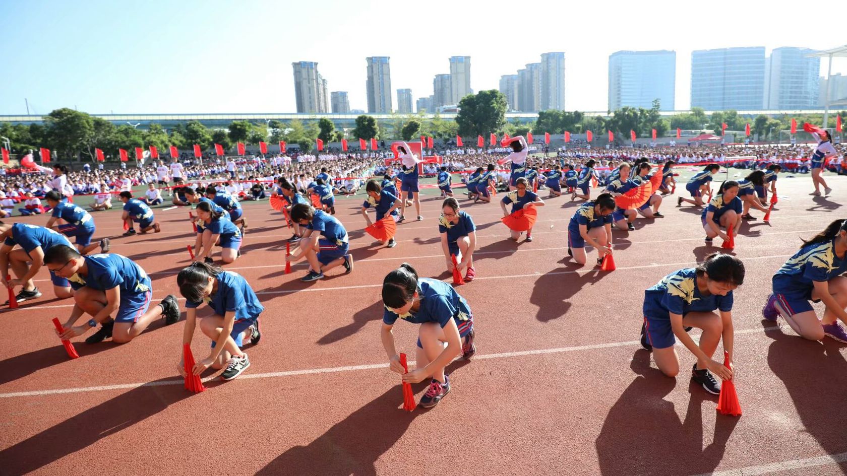 [图]厦门双十中学高二16运动会入场式-超燃表演《惊鸿舞+扇子舞》