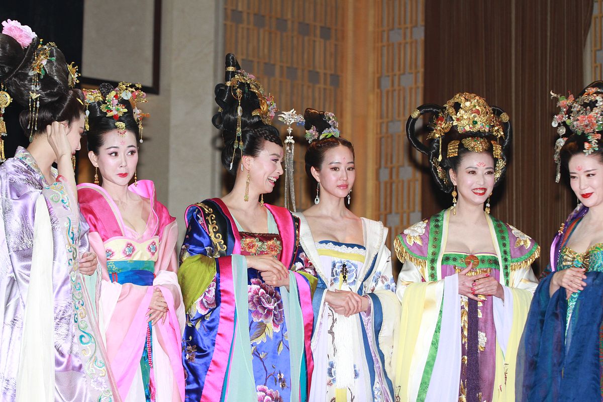 三千佳丽是什么意思