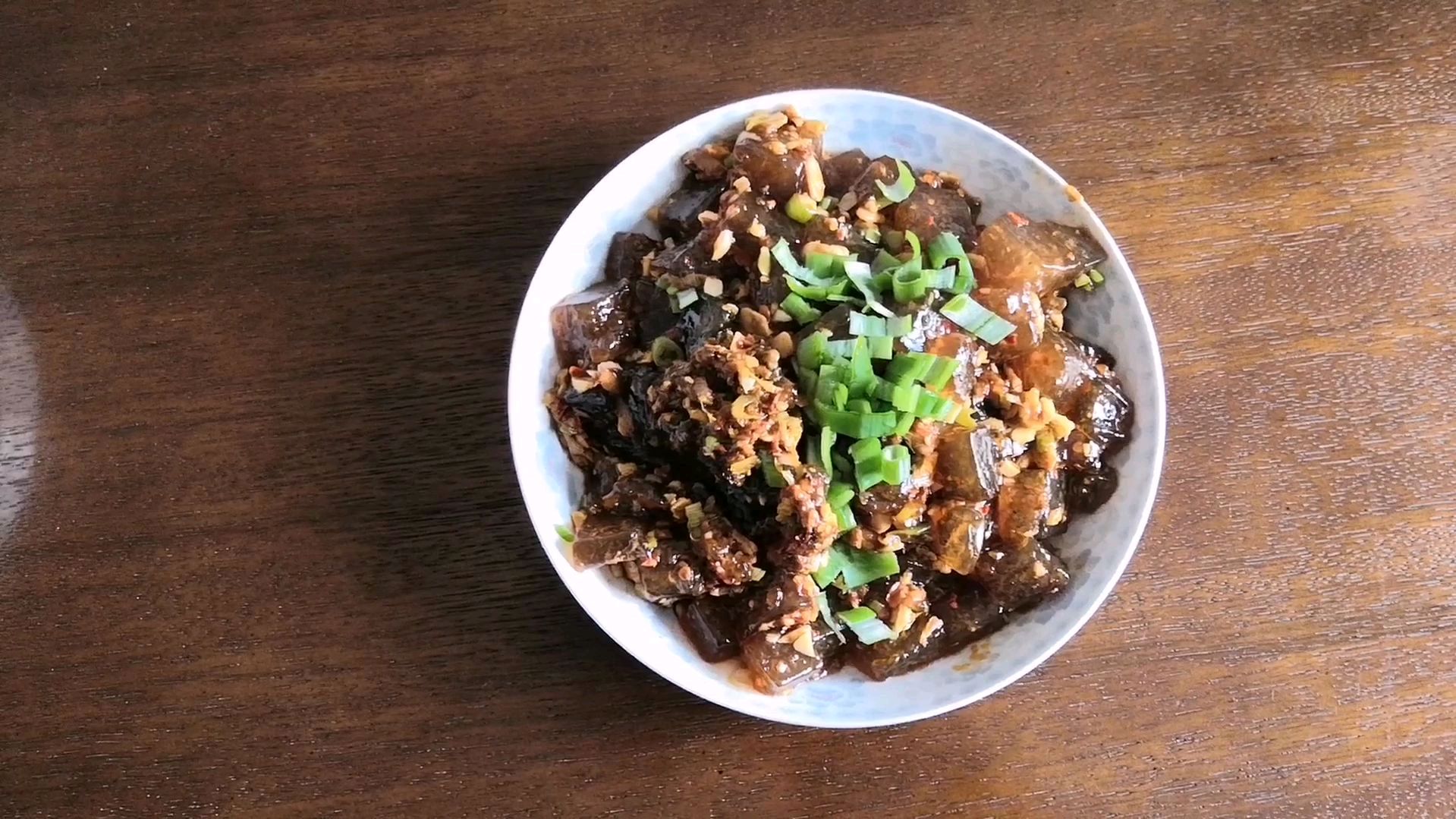 制做开封小吃炒凉粉