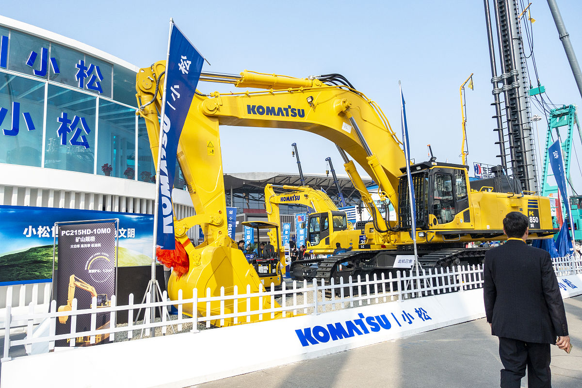 小松挖掘机 70 和 60 型号重量对比