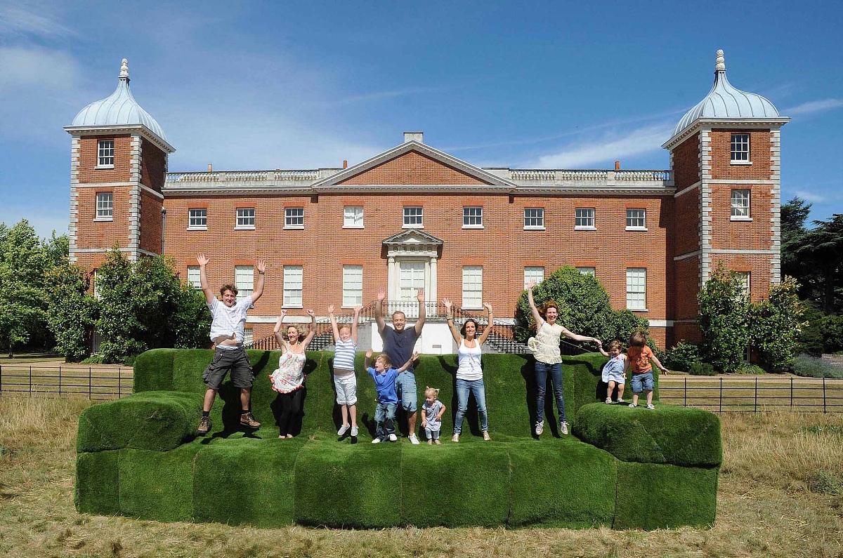 What is a 'Public School' in Britain?