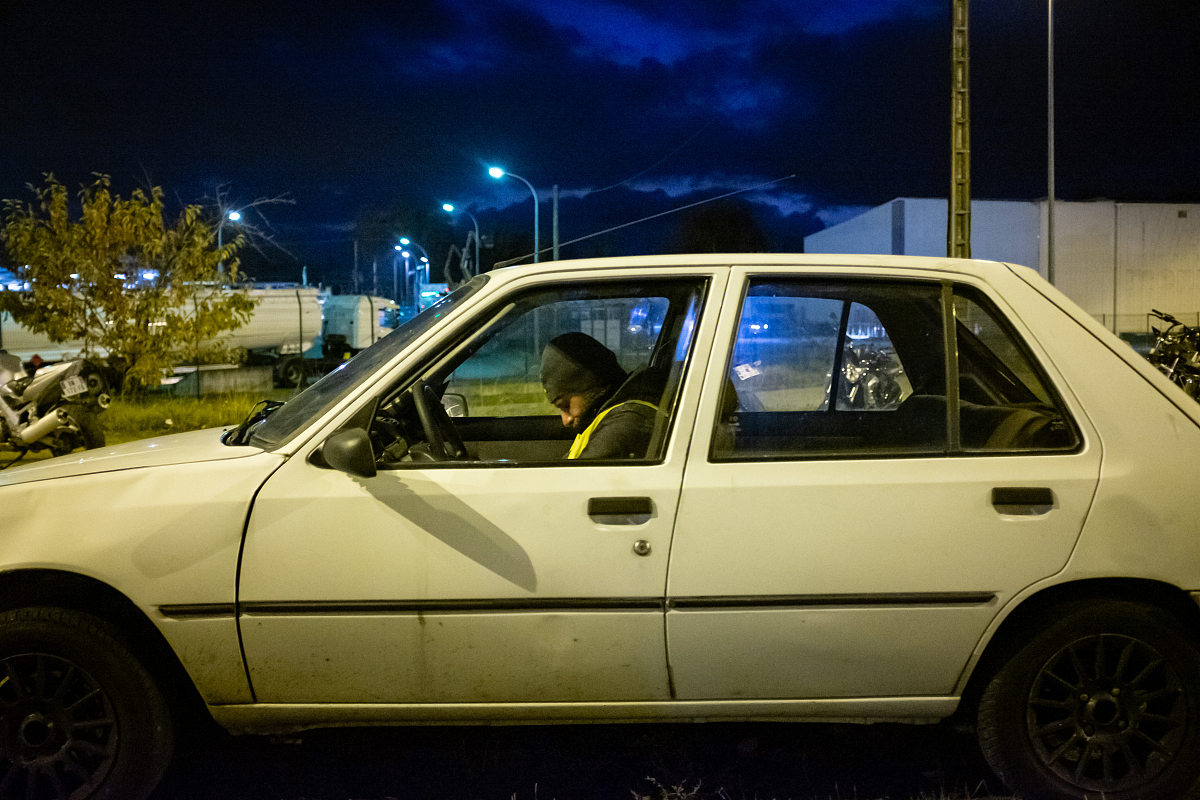 个人陈述要求展现的是学生日常学习之外的品质比如执着于课外的化学科研和实践并在过程中找到自己热爱的事业方向探索到自己的所长之处。或者通过一两个记忆犹新的故事展现自己对于社会和组织的独特思考