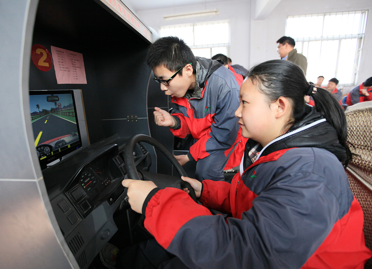 成都火车驾驶专业学校推荐：学习火车驾驶去哪里？