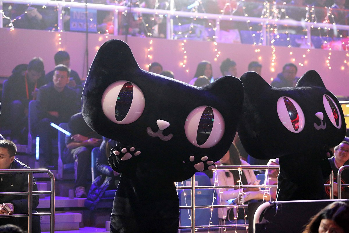 2015年11月10日,北京,"2015年湖南卫视天猫双11狂欢夜"活动举行.***_*