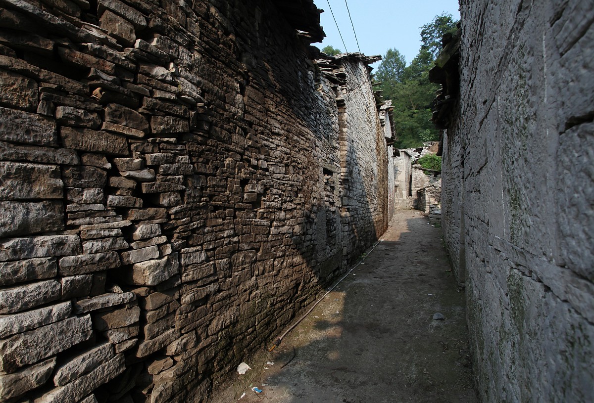 安顺城市服务职业学校招生办电话多少