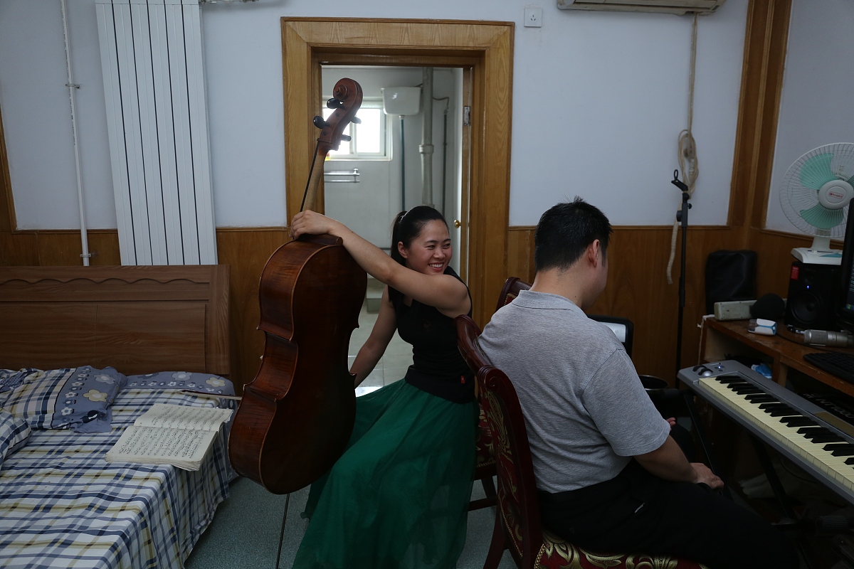 表扬类别划分：个人能力、团队合作、创新、服务、领导