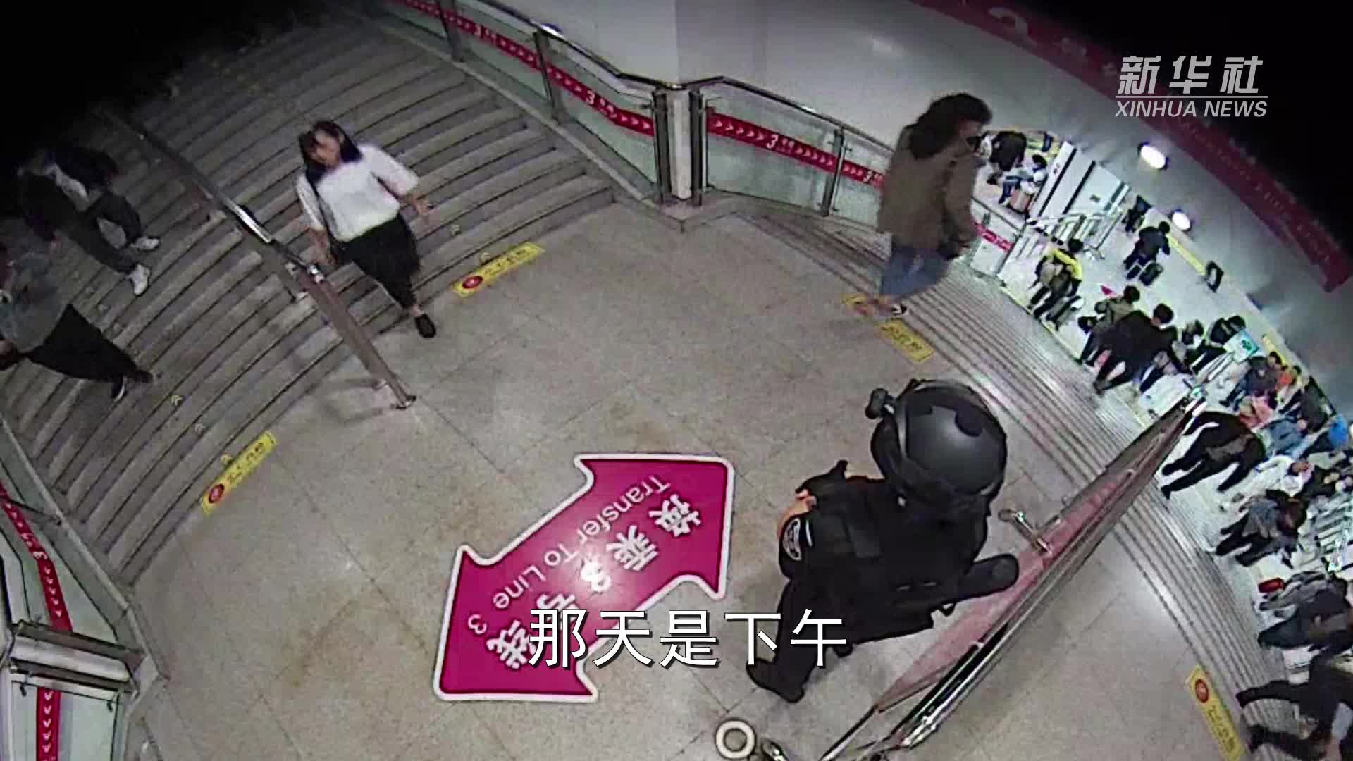 你弯腰的那一刻真美