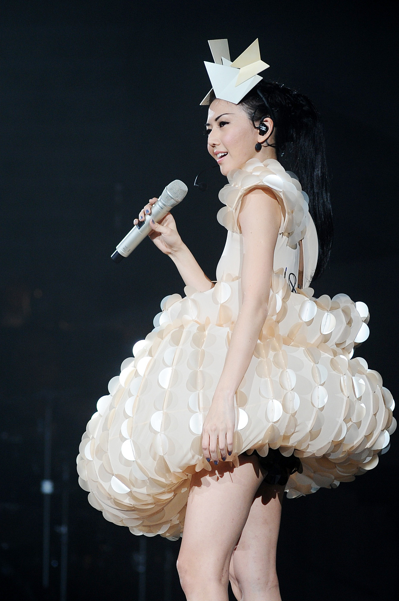 2010年2月5日,香港,孙燕姿在香港红馆举行了"答案是.孙燕姿2010世界巡