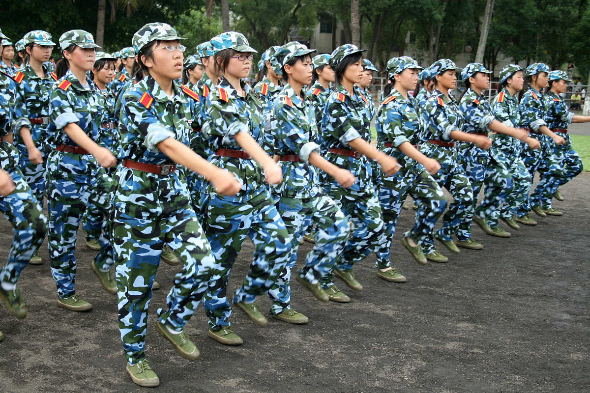 大学军训感言：百字感悟成长与蜕变