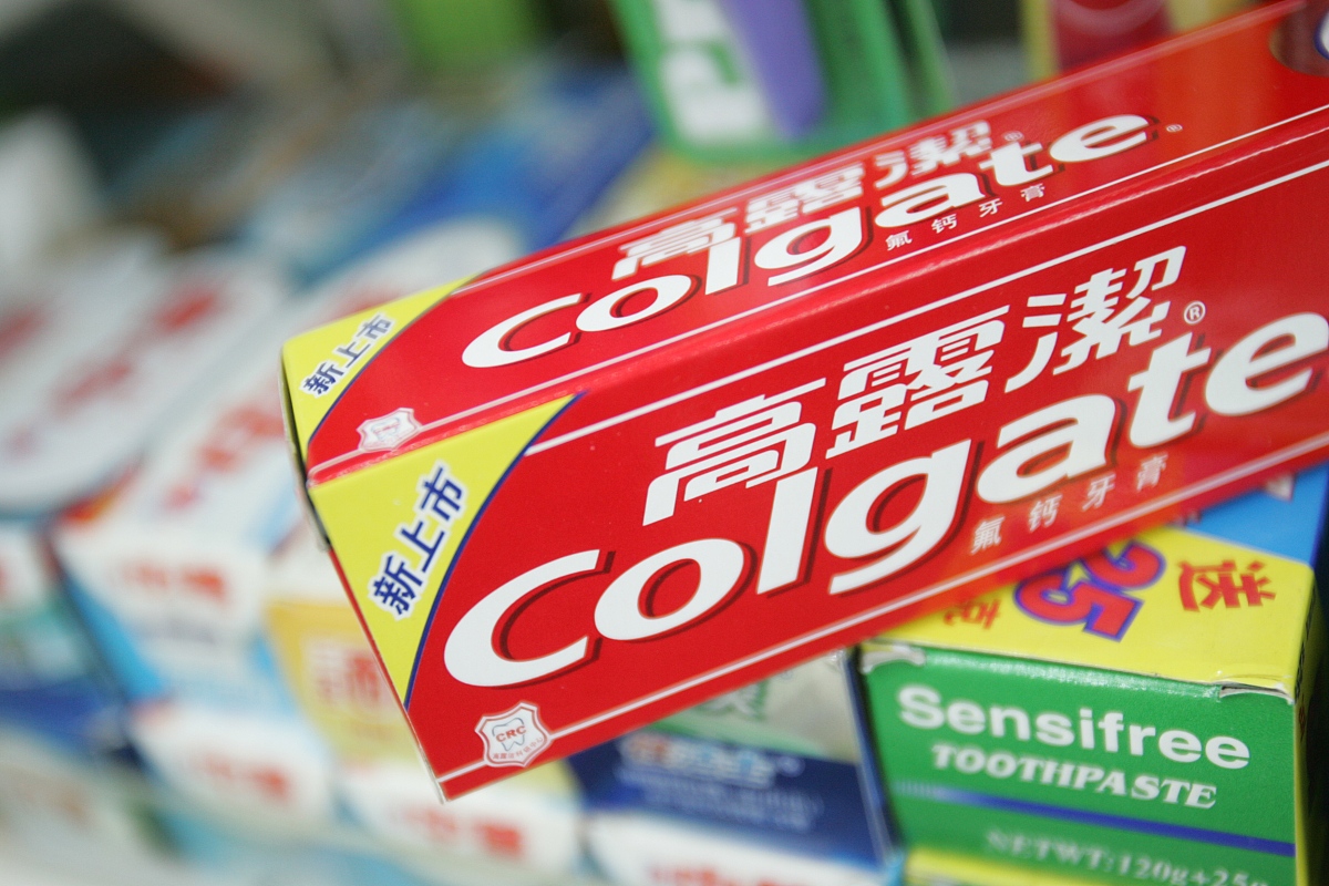 牙膏监管新规明确「牙膏的功效宣称应当有充分的科学依据」将对牙膏市场带来哪些影响？作为一名消费者如何看待这个问题请用独特的视角写一篇文章字数不少于1000字