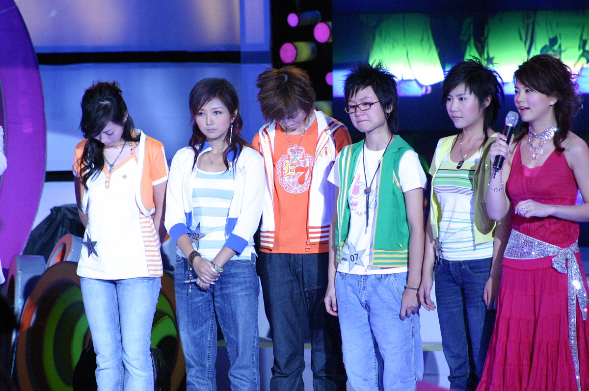 2005年8月12日,长沙,2005超级女声总决赛6进5赛.5强选手:纪敏佳,周笔
