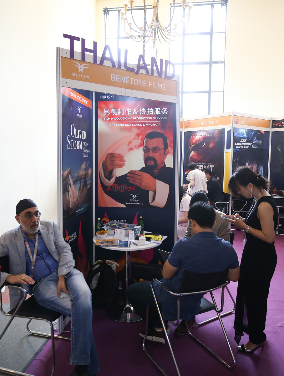 本课程考核命题坚持理论性与实践性相统一难度适宜旨在帮助学生了解影视节目策划与制作的基本流程了解不同类型影视节目的策划与制作的要点具备一定的时效性。								续写