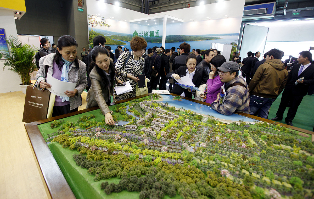 chatgpt怎么才能马上有1000万去全国旅游要马上有1000万去全国旅游你可以考虑以下几点：1 赚取高额收入：如果你有能力和机会在短时间内获取高额收入例如投资、创业等方式那么你就可以通过这种方式累积足够的资金去旅游。2 备用资金：如果你已经有一定的储蓄可以考虑使用部分资金进行投资赚取更高的利润。这可以帮助你更快地积累资本以实现你的目标。3 节约开销：如果你想更快地积累资本你需要尽可能地减少开销