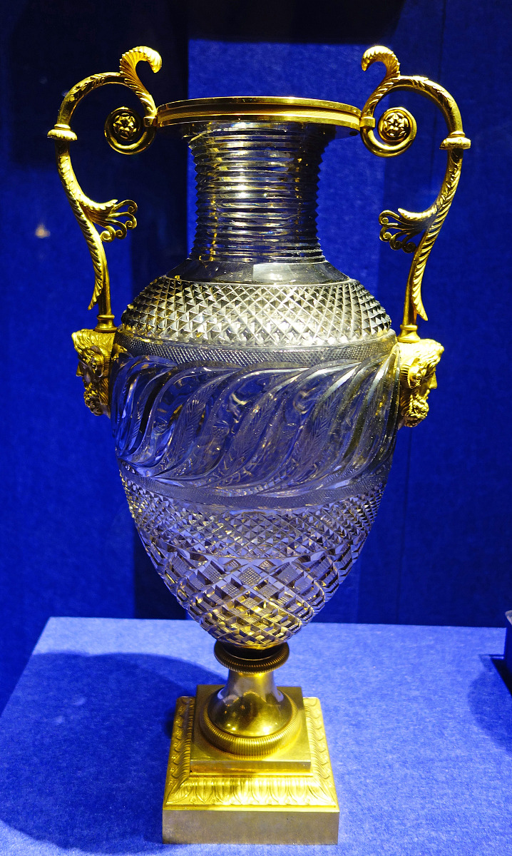 玻璃花瓶的历史背景介绍