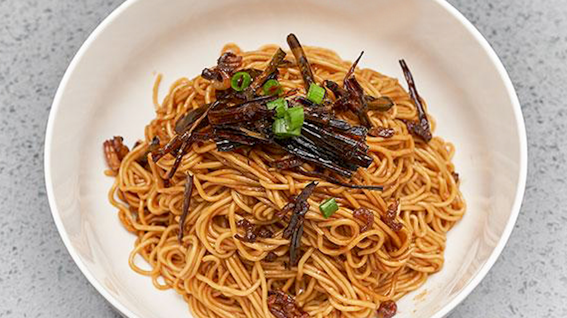 葱油拌面这样做,更加美味,厨师长亲自教你,收藏学习