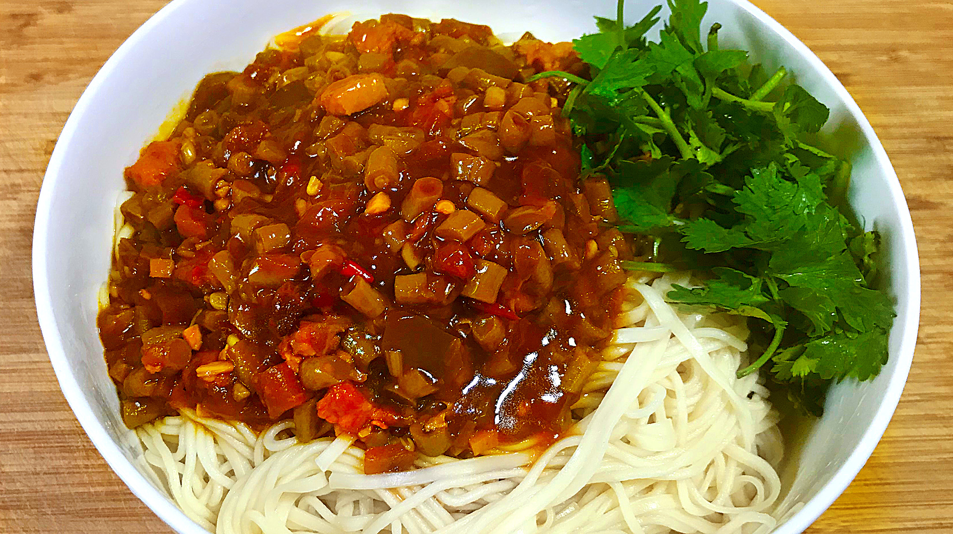 自从知道茄子和豆角的这个做法,我家隔三差五吃,营养鲜香还开胃