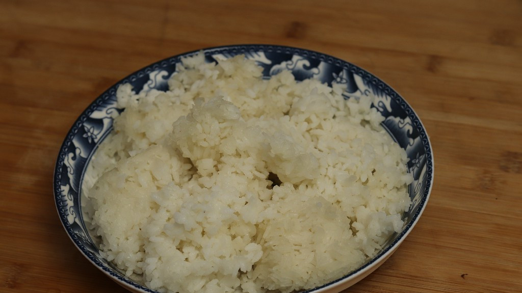 剩米饭不要再倒了，小董教你在家做牛肉炒饭，简单家常比买的好吃