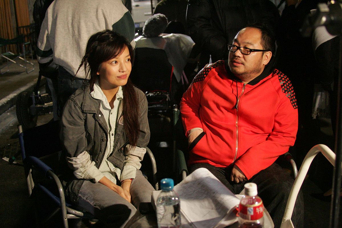 2006年5月8日夜,上海外滩滇池路,电影《夜上海》正在紧张拍摄.赵薇+++