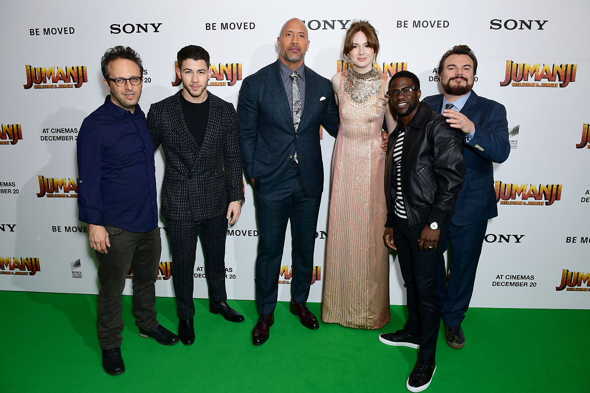 《冬与狮》海报发布：冰雪血战，致敬最可爱的人