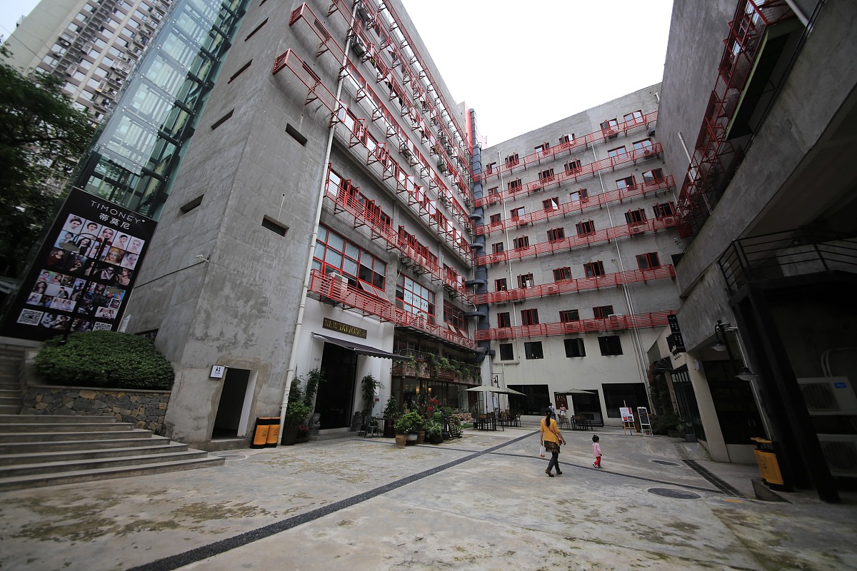 重庆万州三峡服装艺术学校：民办学校，注重实践与应用