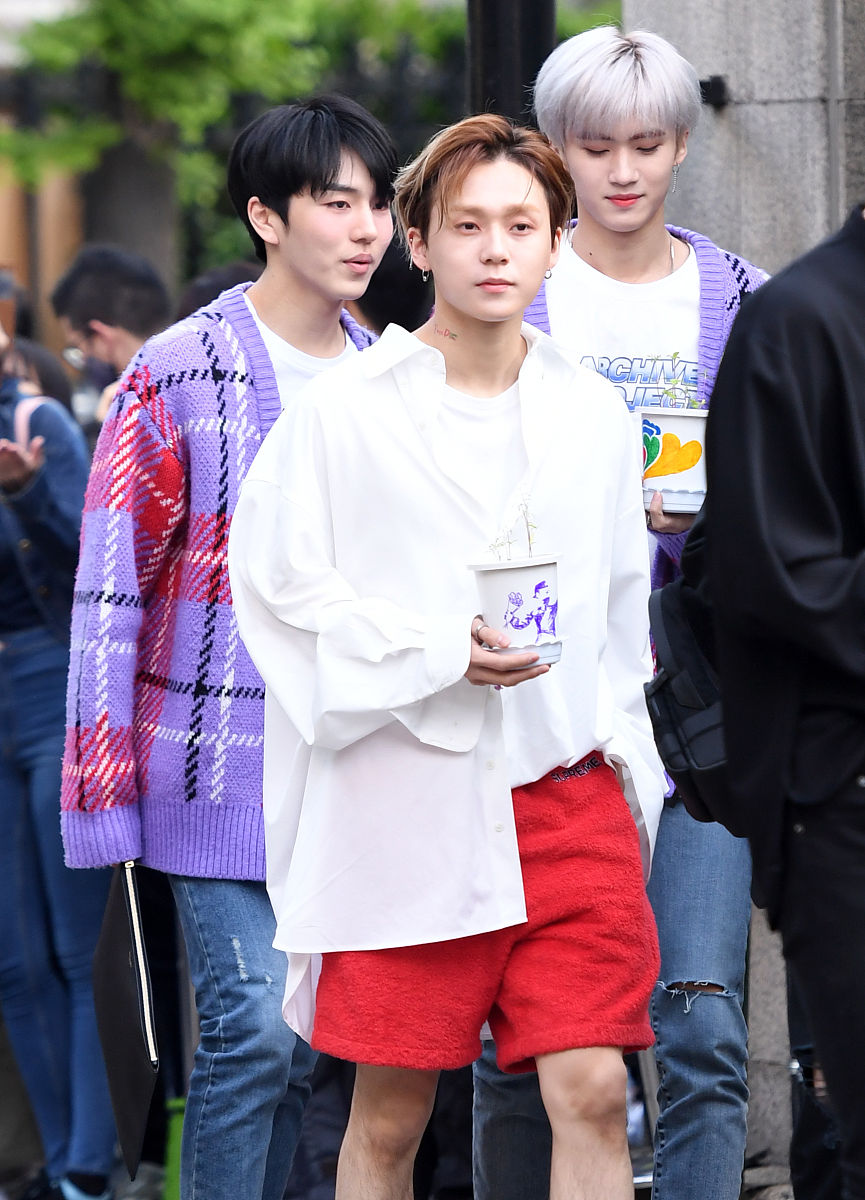2018年5月4日,韩国,明星参加《音乐银行》彩排.e'dawn of pentagon at