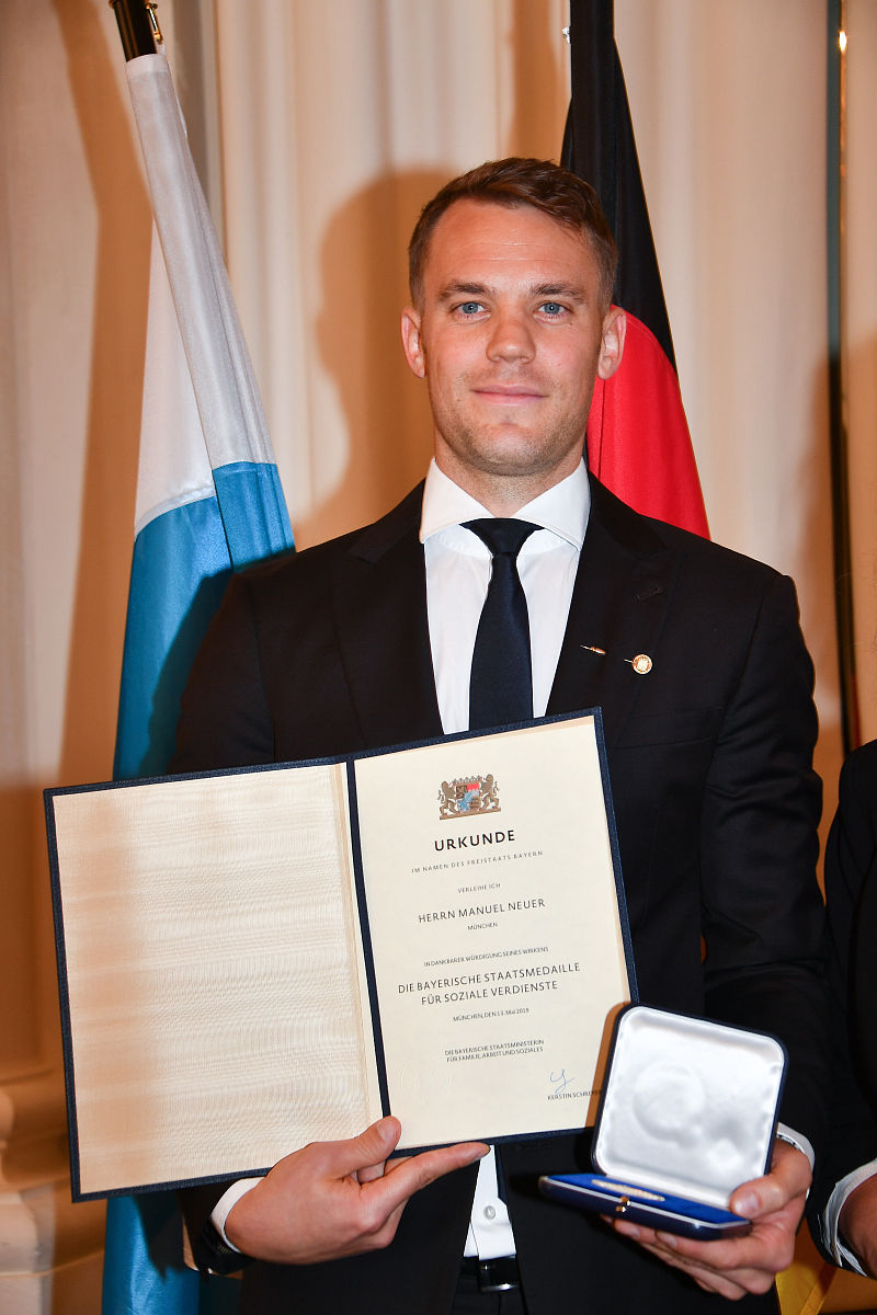 重庆男生读护理专业：优势、前景及社会贡献