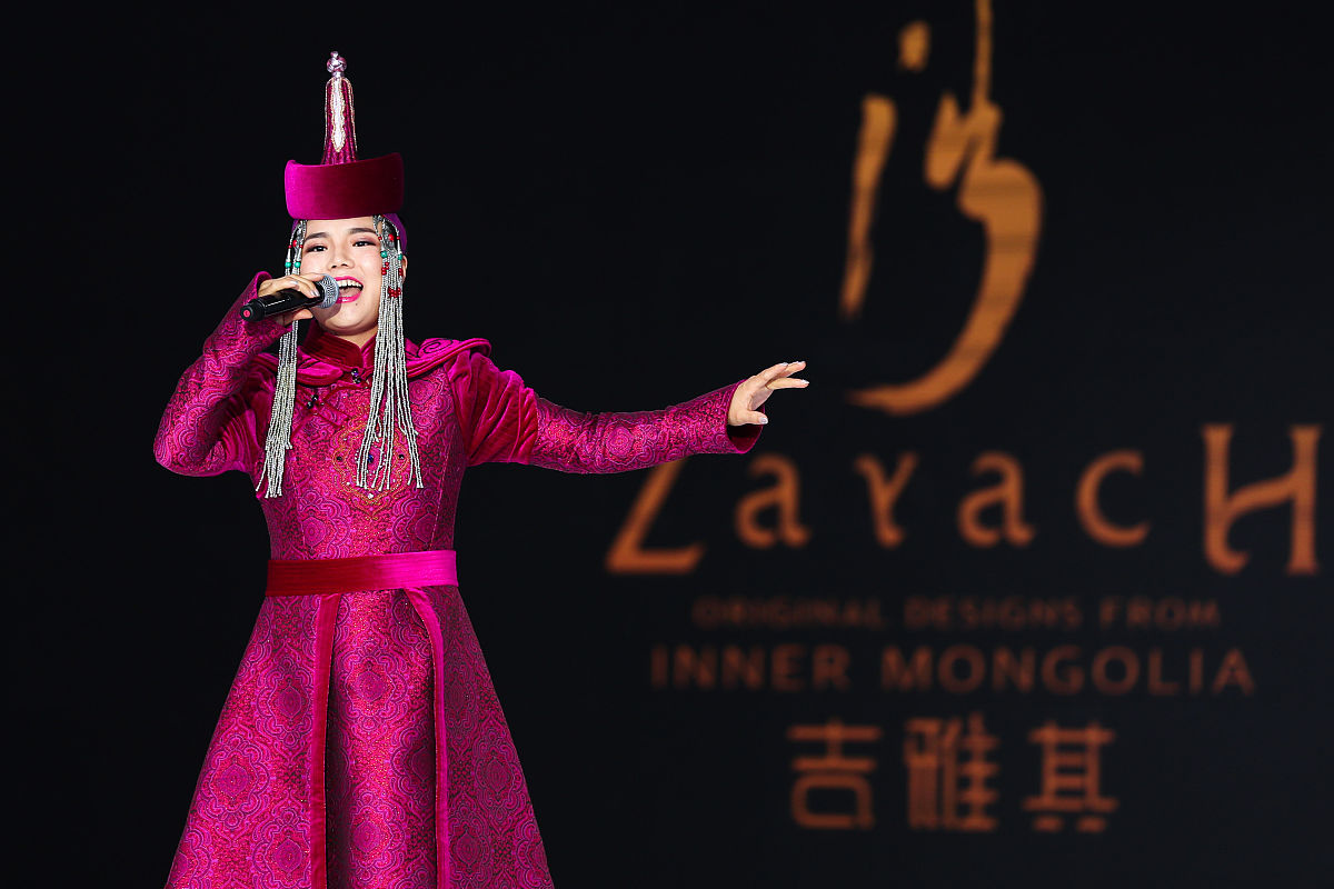 2017年9月23日,北京,2017北京时装周:zayach品牌秀场.zayach品牌秀场