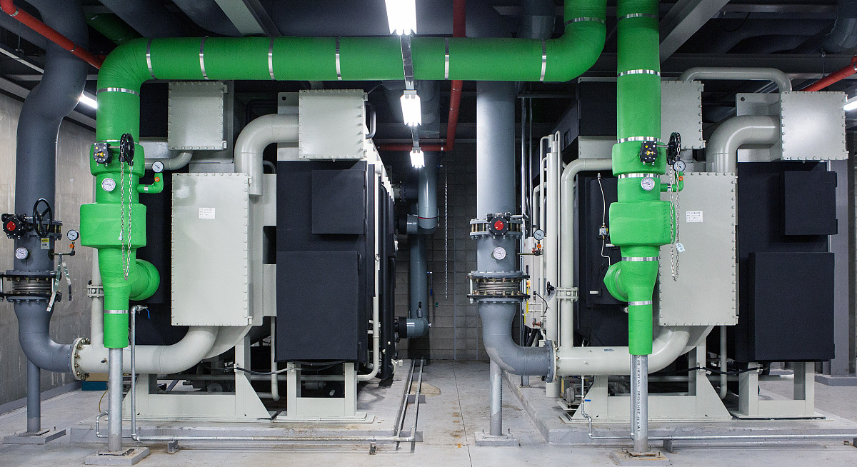 100KW 水冷空调机组对比 VRV空调系统每日工作10小时帮忙出能效分析报告