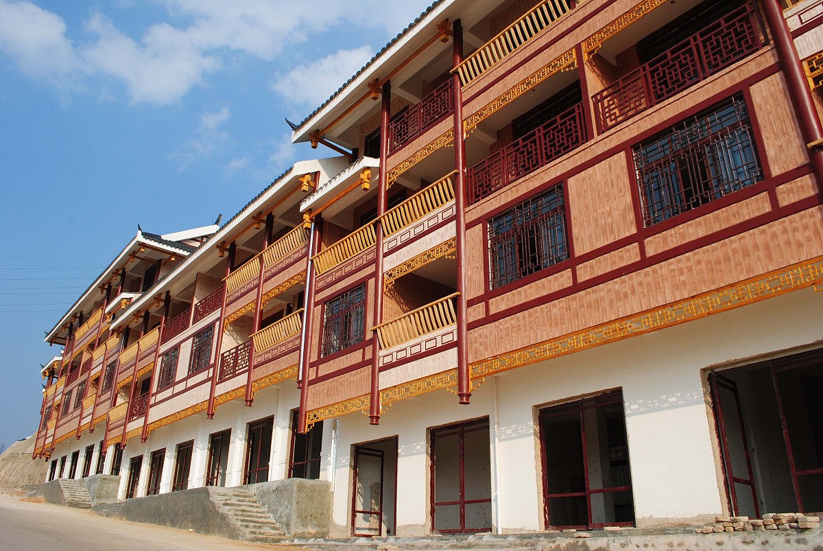 改写并降重：是进行生态旅游活动最基础的客观物质条件